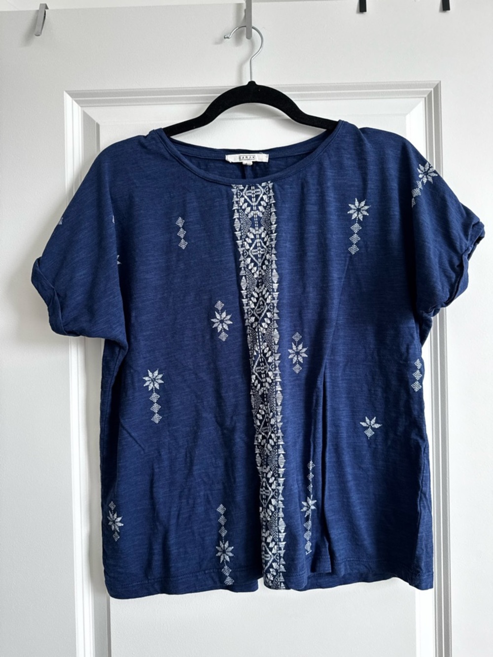 Sarak Navy Short-Sleeve Embroidered Tee